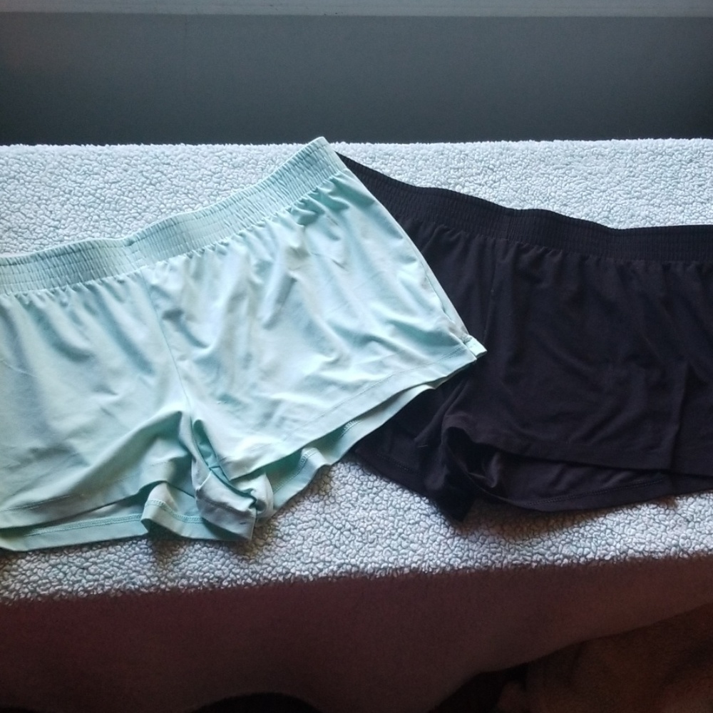 2 No boundaries shorts